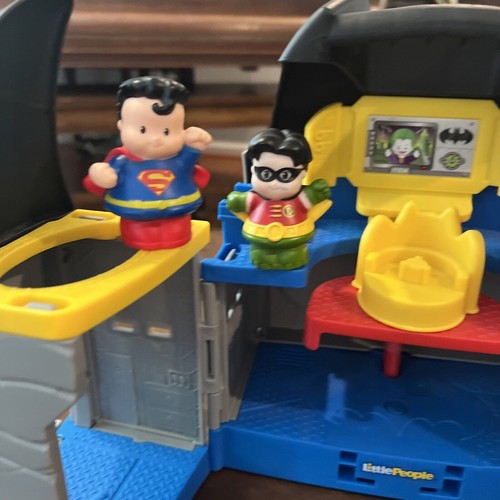 Fisher Price Little People DC Super Friends Batman Batcave w/4 DC Figures Tested - Picture 2 of 9