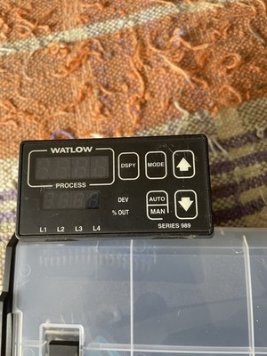 Watlow 989A-22CC-AARG Temperature Controller
