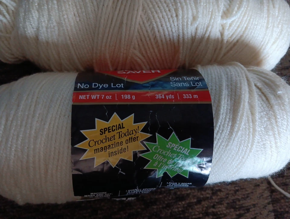 Lote de dos madejas completas de 7 oz/364 yardas corazón rojo hilo súper ahorrador Aran sin tinte Foto 2 de 4