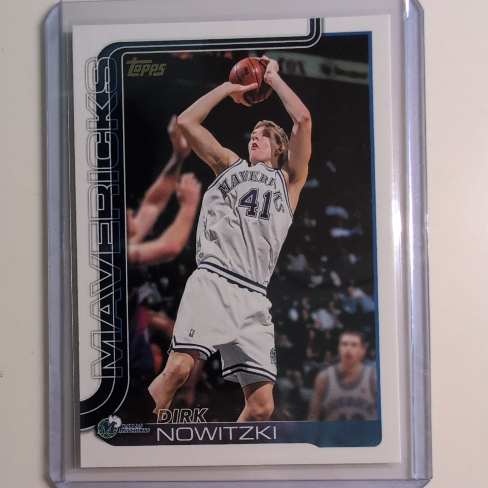 2025-26 Topps Basketball Dirk Nowitzki #252 Golden Mirror SSP Dallas Mavericks