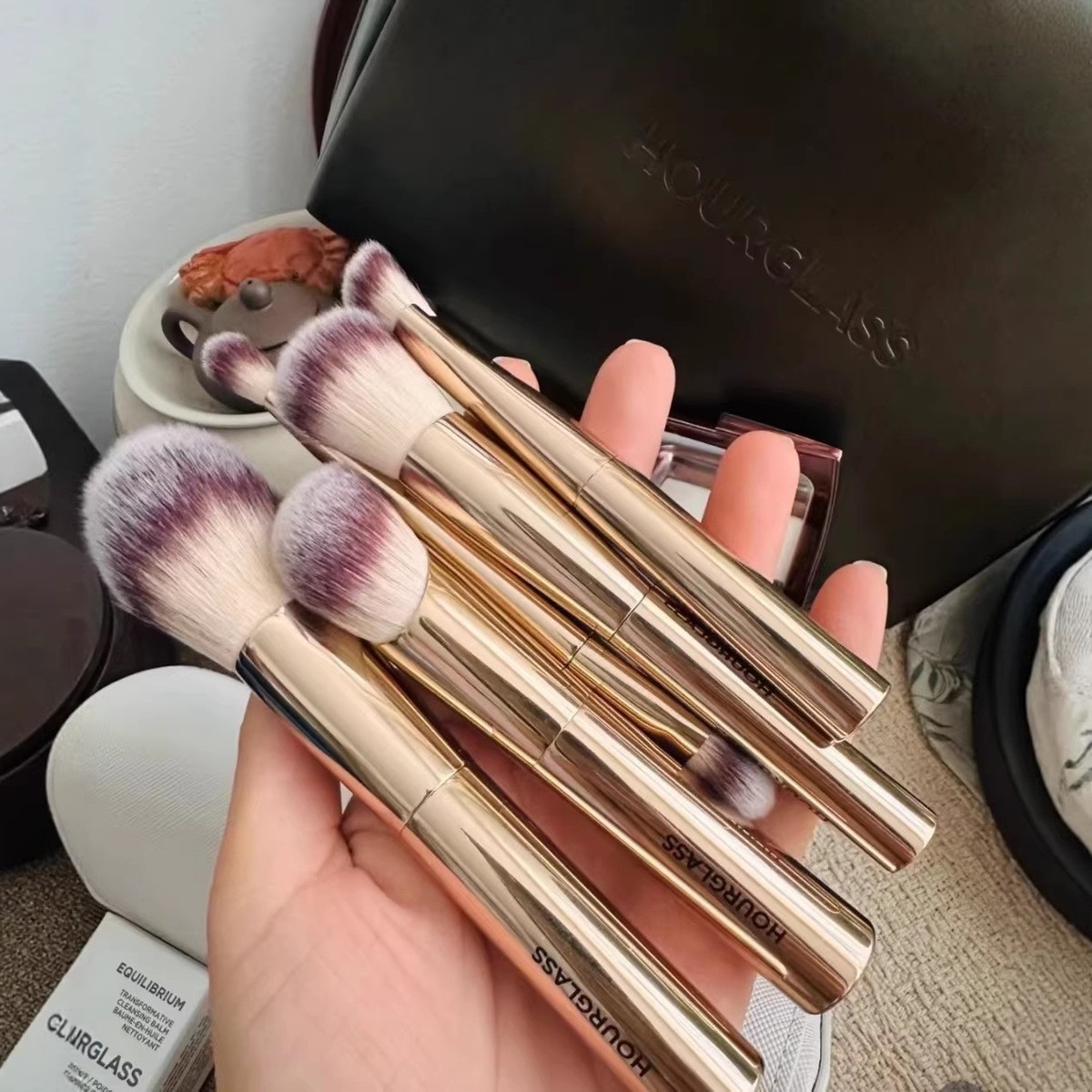 HOURGLASS メイクブラシセット 5本 Hourglass Makeup Brush 5PC Set – Powder, Foundation, Concealer