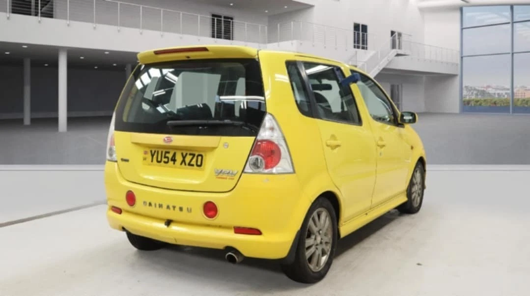 Dihatsu YRV Turbo 1.3 - Picture 10 of 13