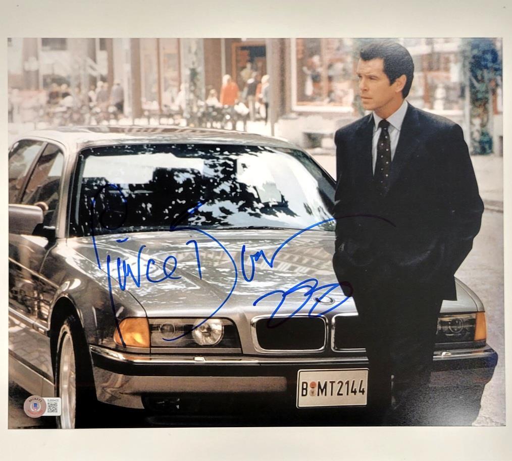 PIERCE BROSNAN SIGNED AUTOGRAPH 11x14 PHOTO - JAMES BOND 007, GOLDENEYE,  BECKETT