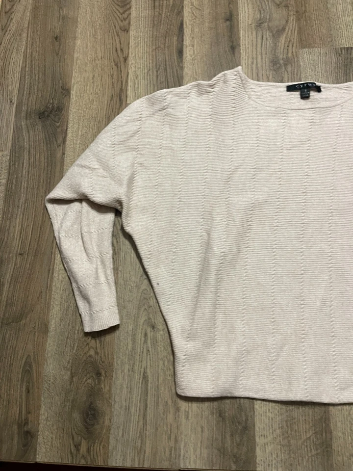 Camisa Cyrus, para mujer talla pequeña, tostada, manga larga, cuello redondo Foto 3 de 4