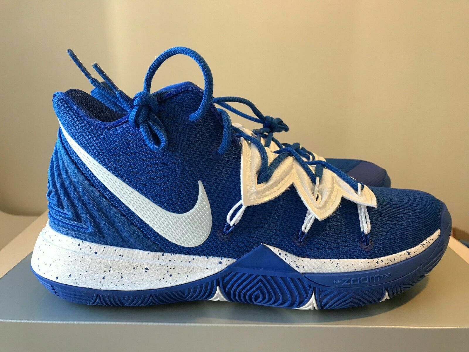 Hamburguesa es bonito Económico Nike Kyrie 5 TB Team Game Royal Blue White Men US 10.5 Irving Basketball  Shoes | eBay