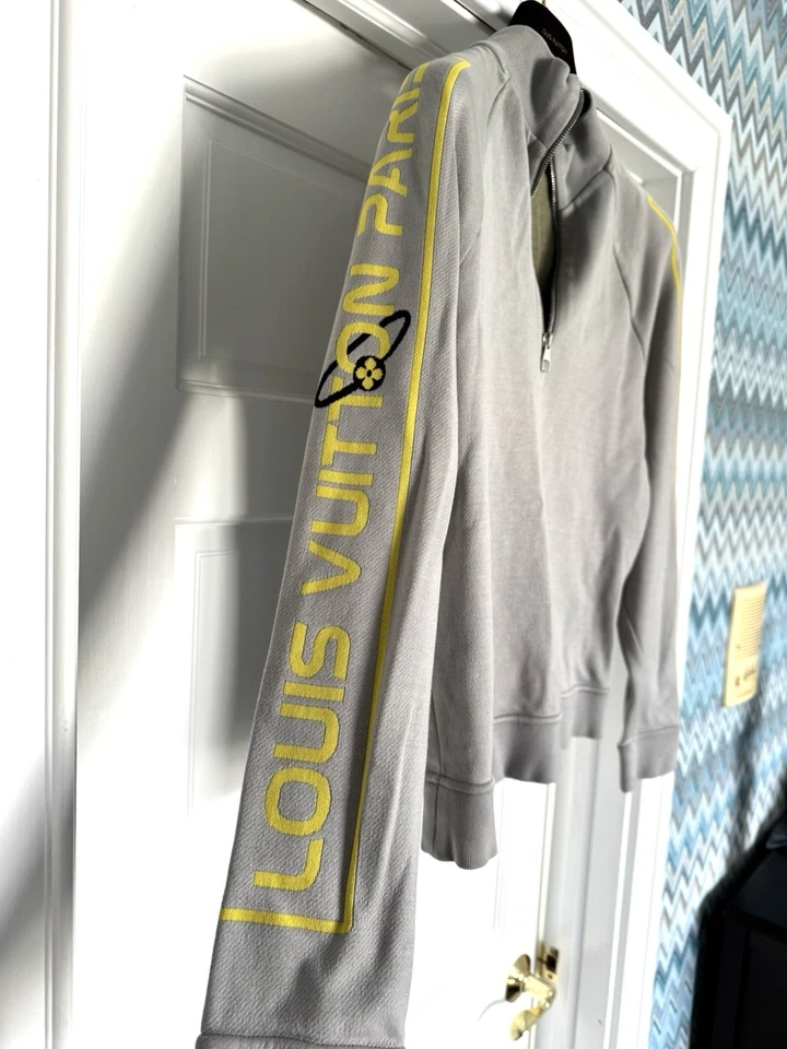 Pullover Louis Vuitton Talla Pequeña Unisex Gris Foto 2 de 4