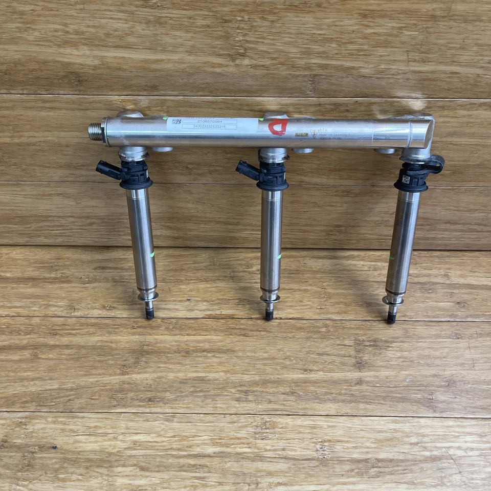 Inyectores de tubo de 1-3 cilindros de riel de combustible Porsche 992 911 Carrera OEM 2020-2024 5 k millas Foto 3 de 4