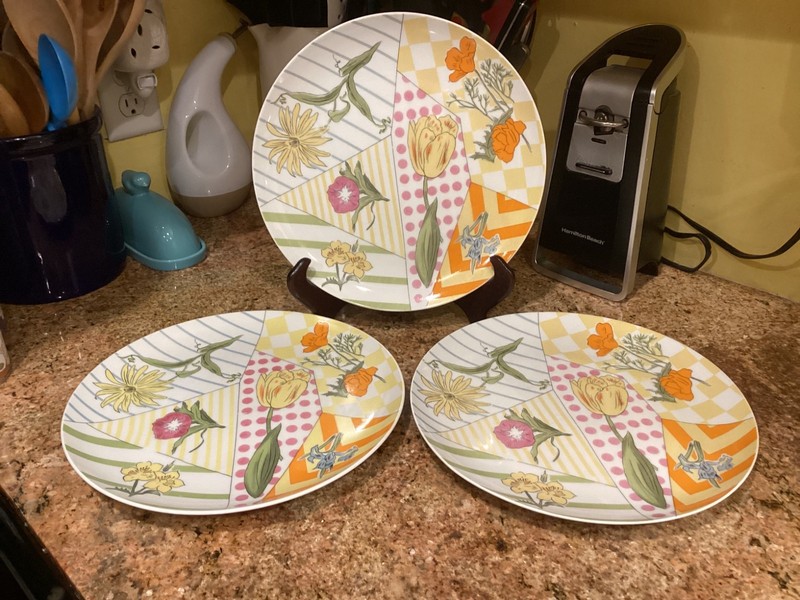 Set of 3 Vintage Image Inn Dinner Plates Spring Flower Pattern 10 1/2"