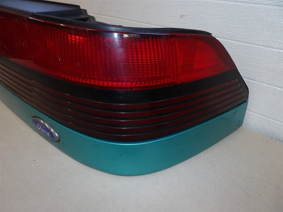 LUZ TRASERA LADO PASAJERO DERECHA CONJUNTO VERDE AZULADO FORD PROBE 1990-1992 GT Foto 2 de 4