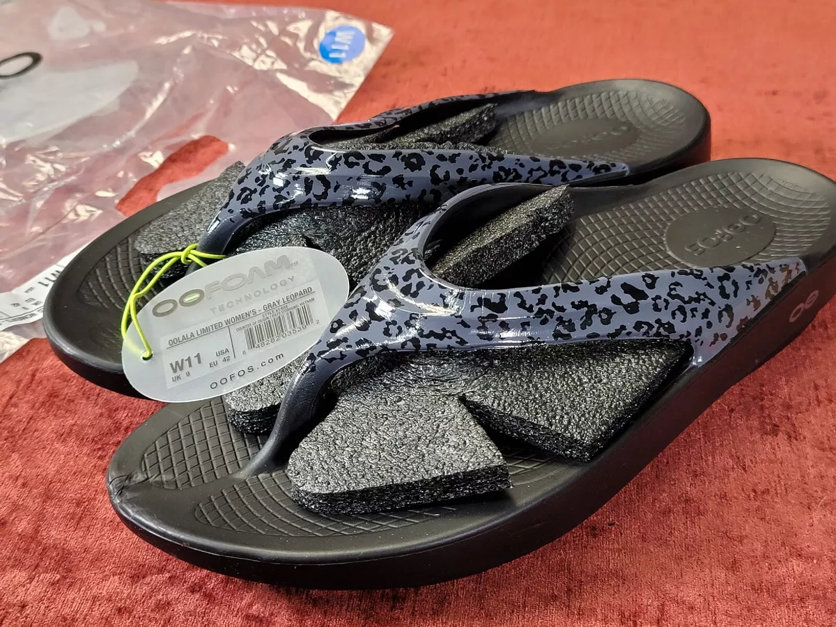 💥NEW!💥 Oofos Oolala Women's Size 11 Flip Flop Sandals Black Gray Leopard  Print