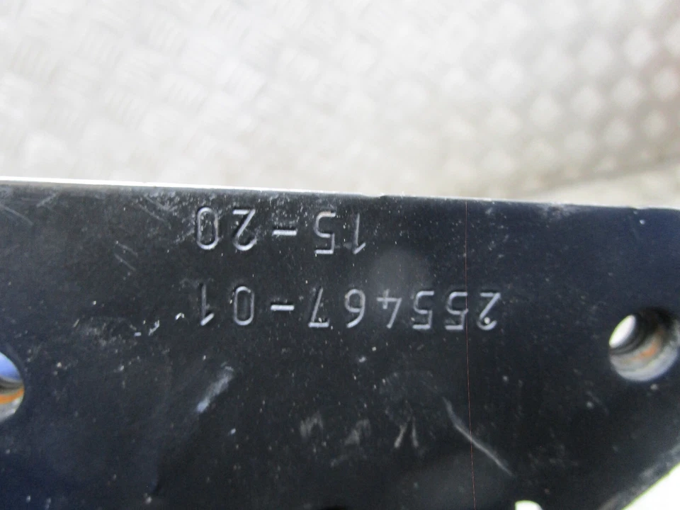 Renault Clio 2021 lado del pasajero subchasis delantero soporte de extensión 255467 Foto 4 de 4