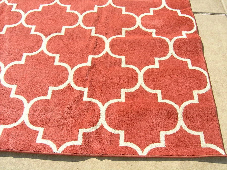 Alfombra geométrica vintage Orian Rugs William rojo cereza interior exterior 91x121" Foto 4 de 4