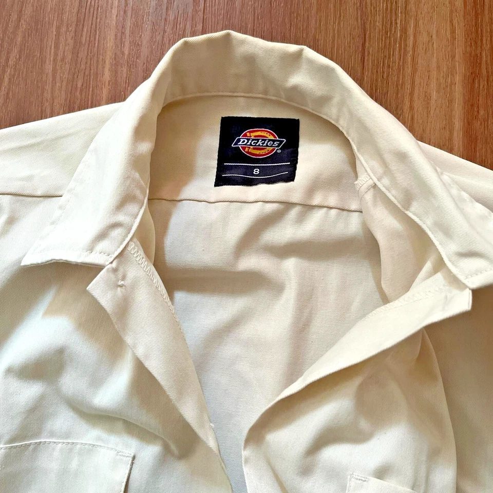 Camisa de trabajo recortada Dickies 1574 en hueso, pequeña para mujer Foto 3 de 4