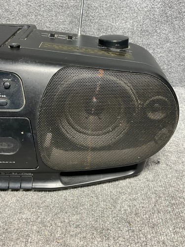 Daewoo ACD-4310 Portable CD Radio Cassette Recorder in Black – For Parts Only * - Picture 6 of 18