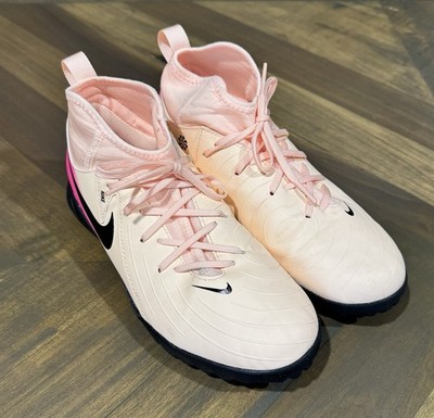 Nike Phantom Luna 2 Academy FG/MG soccer Cleats Pink/peach youth size 3