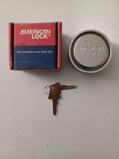 Candado American Lock Series 2000 plateado con llave modelo de bloqueo seguro