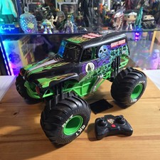 Monster Jam Official Grave Digger Truck 1:15 Scale 2.4GHz Complete with Remote