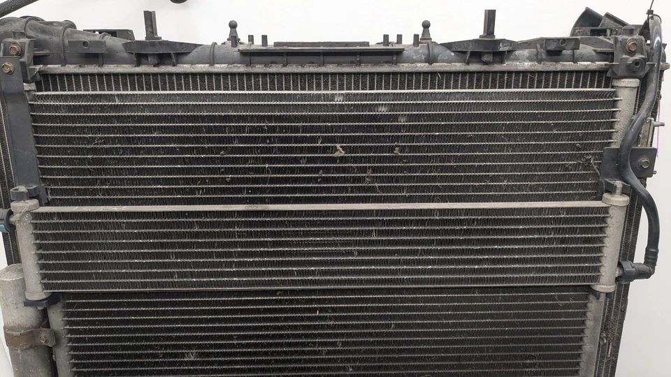 RANGE ROVER VOGUE L405 RADIATOR PACK & COOLING FAN 4.4 DIESEL 2014 - Image 2 of 4