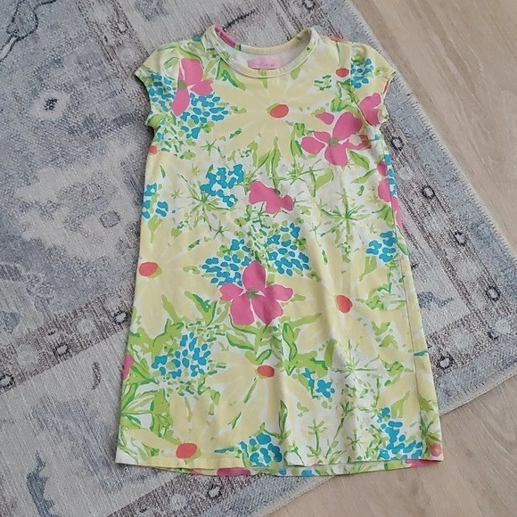Vestido floral amarillo para niñas Lilly Pulitzer talla M (6-7) Foto 2 de 4