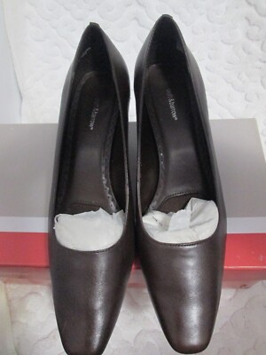 Croft & Barrow Womens Leather Polish Size 6.5 M  Brown Slip on heels Nice cond.