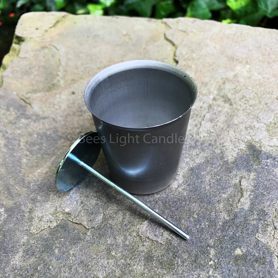Moldes votivos con pasadores de mecha, taza, molde de metal de 1,5 oz + pasador de centrado para absorber Foto 4 de 4