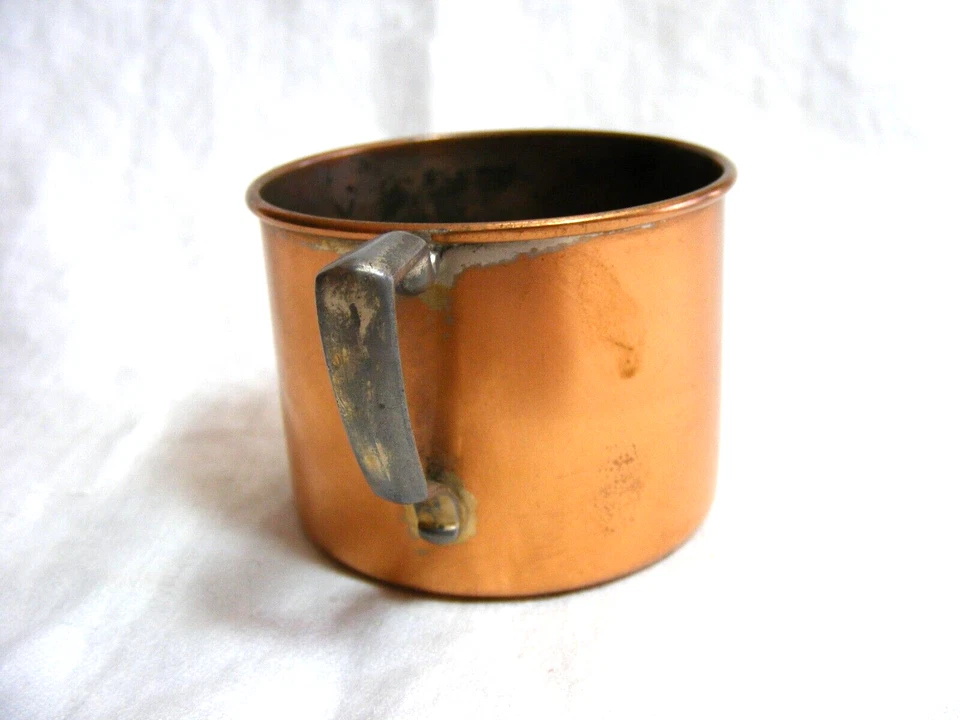 Taza de hojalata enchapada en cobre vintage Tudor Plate Oneida Community 4 oz firmada Ronda 4-w Foto 4 de 4
