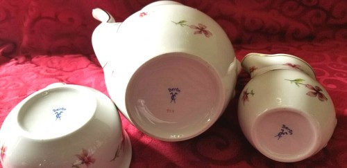 ANTIQUE BERLIN PORCELAIN LARGE COFFEE SET, COFFEE POT, CREAMER, & SUGAR DISH - Picture 10 of 12