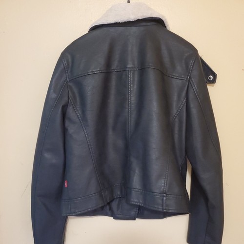 Chaqueta de cuero sintético Levi Strauss para mujer talla grande negra - Imagen 9 de 12