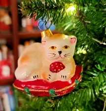 * WOW! CAT ON PILLOW GLASS TREE ORNAMENT FROM POLAND * CHRISTMAS * NEW IN BOX *