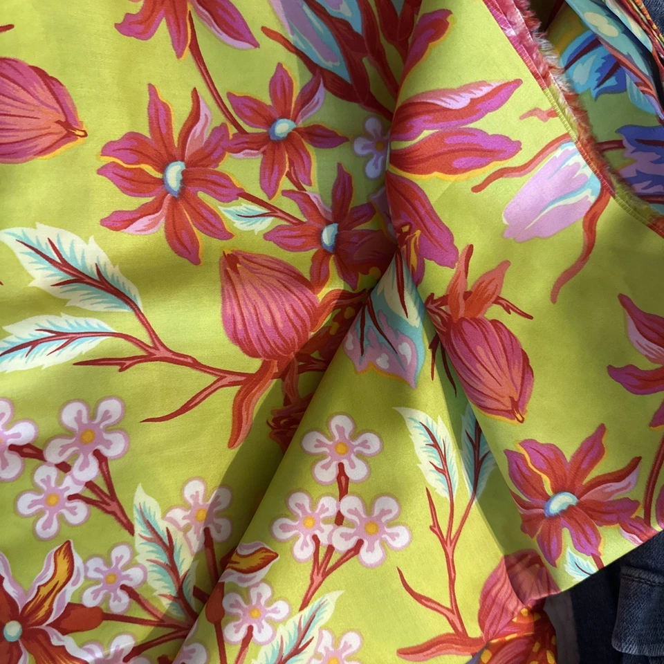 Tela acolchada de 3 yardas Tula Rosa 108 Respaldo Algodón Satén Dalia Lunar Indómita Foto 2 de 2