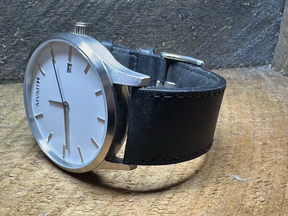 MVMT Minimalista Esfera Blanca Acero Inoxidable Correa de Cuero  Foto 2 de 4