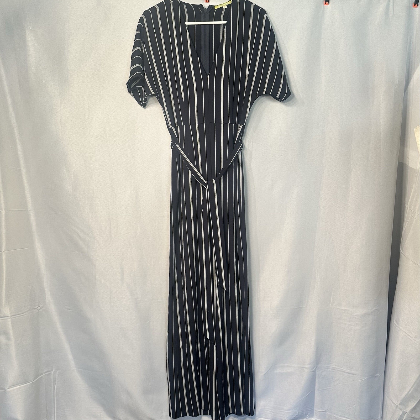 GB Gianni Bini Navy/white Striped Wide Leg Romper Womens Size 2 V Neck Chic