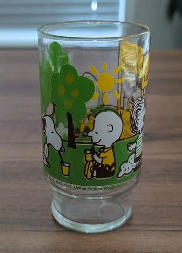 Vintage Peanuts Schulz 1966 Lucy's Lemonade Stand Drinking Glass 5 1/4" ๐ - Picture 2 of 6
