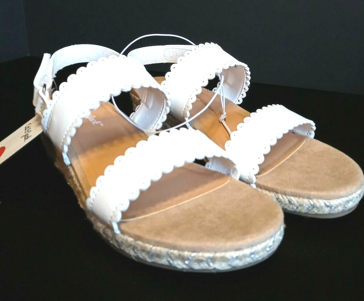 Sandals Girls Size 1 White Strap Rubber Soles Open Toe NEW Cat & Jack-image