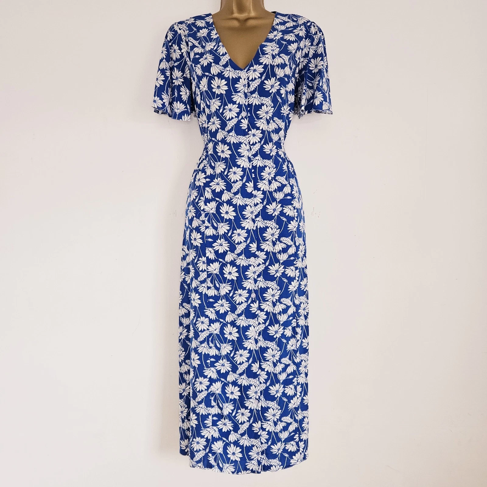 NEW Ex WALLIS 10-22 Blue White Floral Print Midi Tea Shirt Dress
Opens in a new window or tab