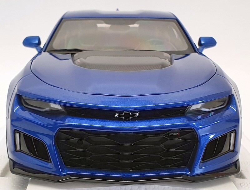 値下げ　群青色　2000CHEVROLET 1/18スケール 群青色 2000CHEVROLET 1/18スケール - メルカリ