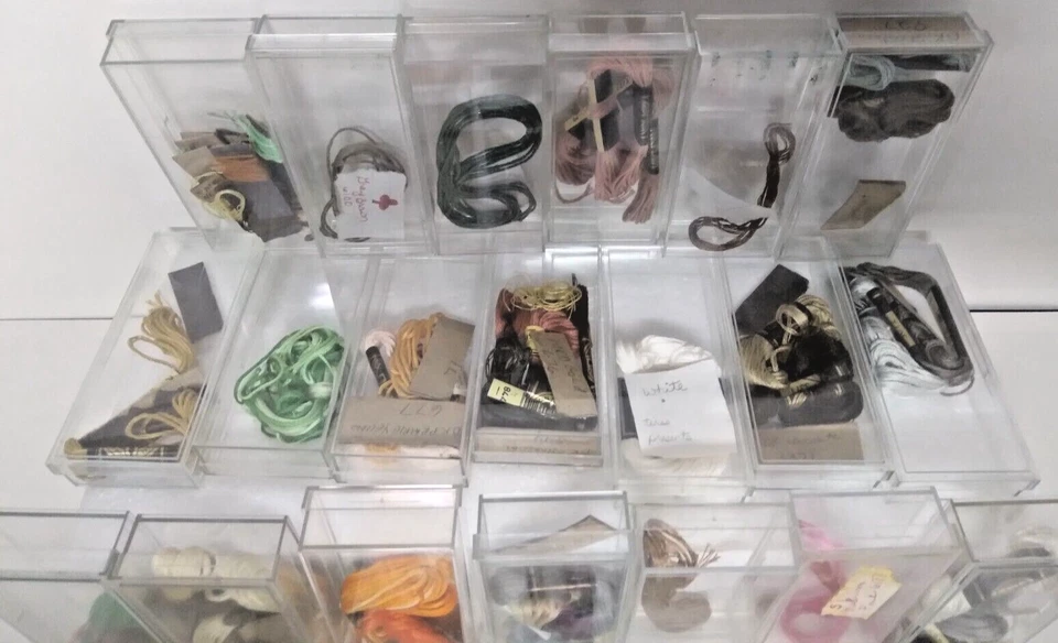 Lot of 50+ embroidery thread skeins DMC floss w Cases card holder ring colors - Image 4 of 4