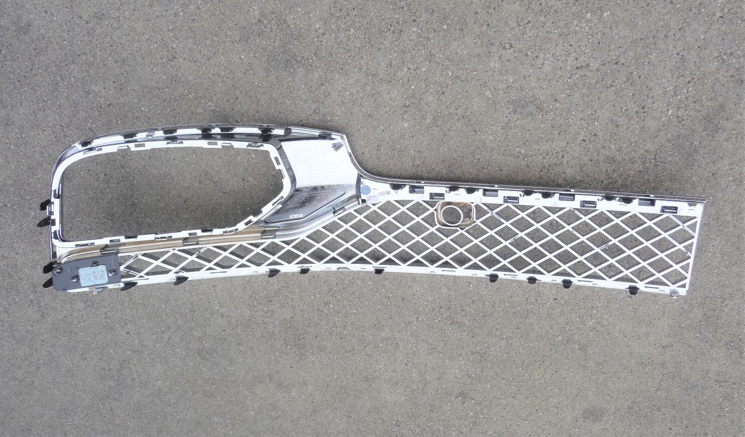 2020-2022 Bentley Flying Spur Bright Chrome Air Guide Grille Mesh 3SE807683 OEM