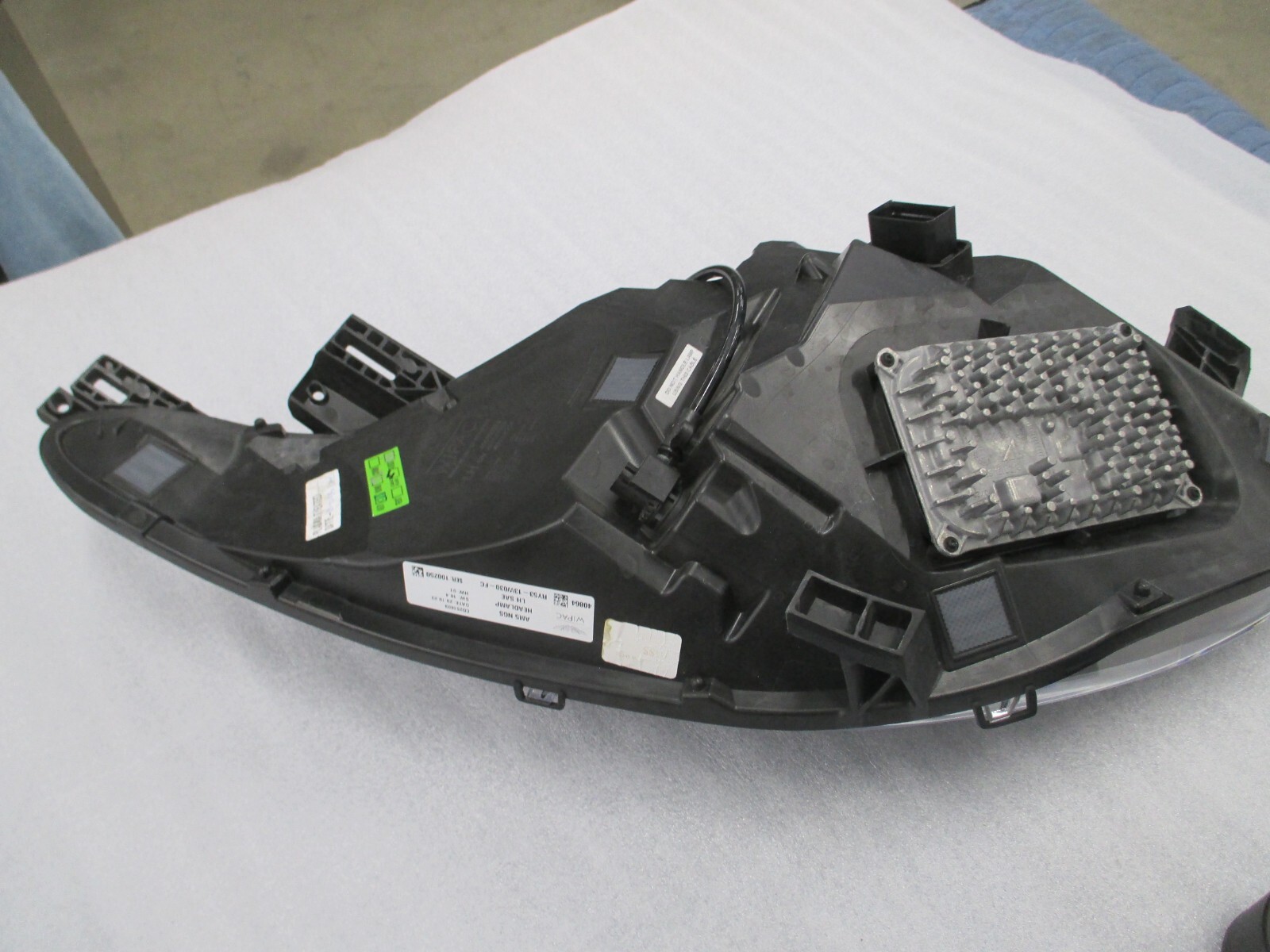 ASTON MARTIN DB12 LEFT FRONT HEADLIGHT