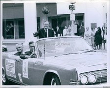 1964 Kansas City Mo Welcomes Vice President Hubert Humphrey Politics 8X10 Photo