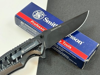 NEW Smith & Wesson Professional Black Extreme Ops Folding Knife, Serrated