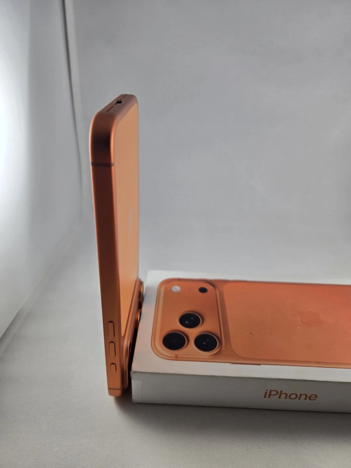 iPhone 17 Pro Max 256GB Cosmic Orange — Open Box (TracFone Locked) thumbnail 9
