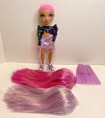 Rainbow High Avery Styles Fashion Studio Doll with 2 Wigs & Skirt