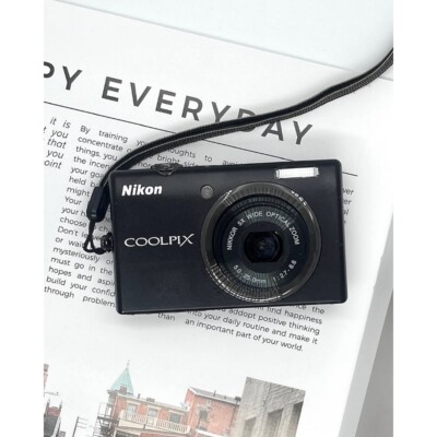 Nikon COOLPIX S570 Digital Camera 12.0MP 5x Optical Zoom CCD Face