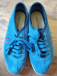 blue trainer pumps