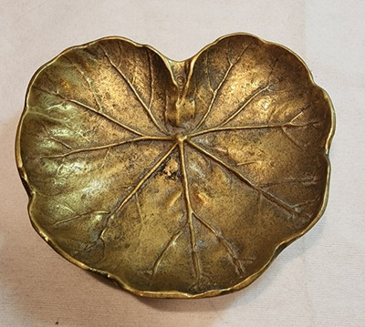 Virginia 1948 Brass Metalcrafters GERANIUM leaf tray trinket dish 3-28 VMC