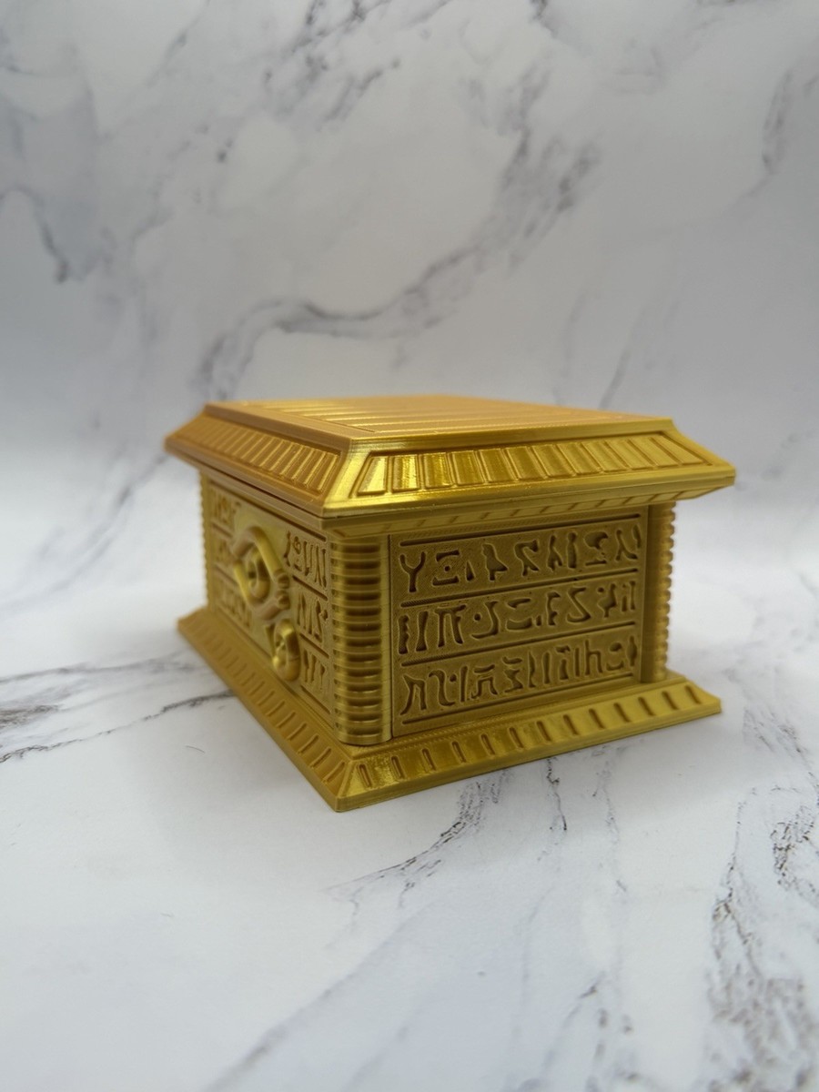 【激レア・新品未開封】MILLENNIUM DECK CASE Yu-Gi-Oh Deck Box Millennium Puzzle Style Storage Gold Trading