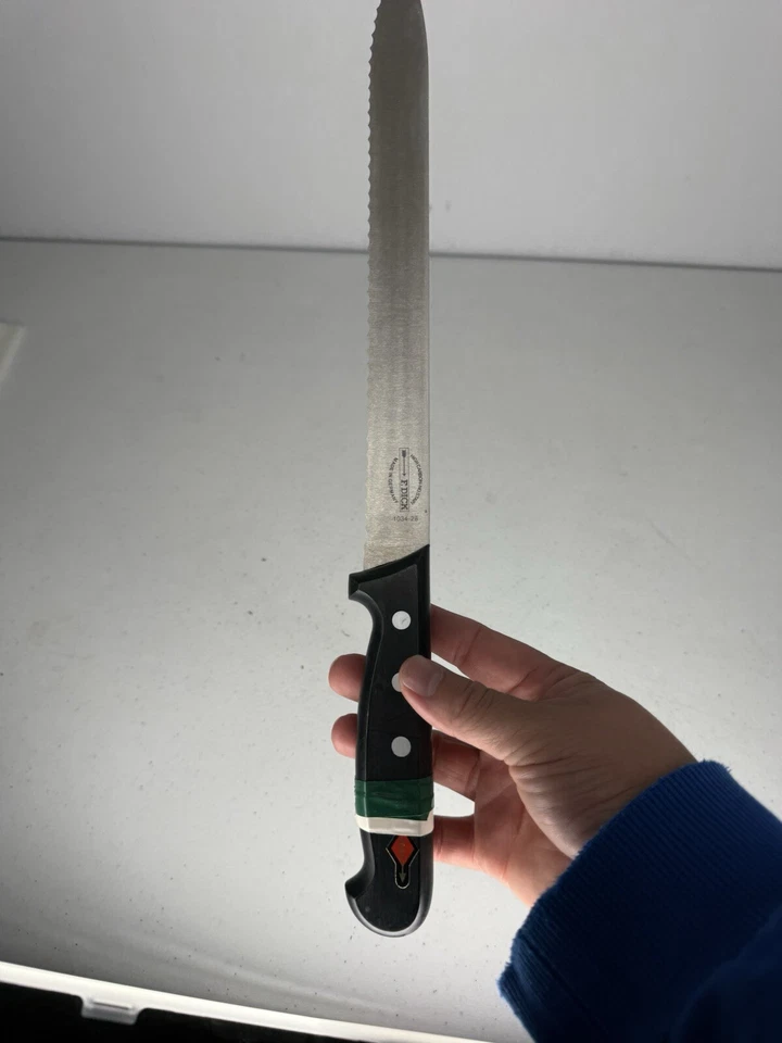 Cuchillo de chef dentado F. Dick Alemania 11" 1034-28 Foto 2 de 4