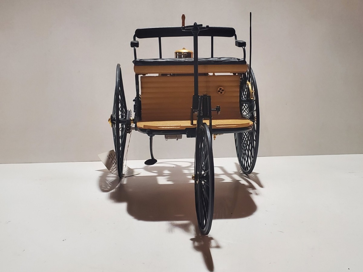 ミニカー BritishCar  MiniatureCarCollection Franklin Mint 1886 Benz Patent Motorwagen Car & Case 1:8