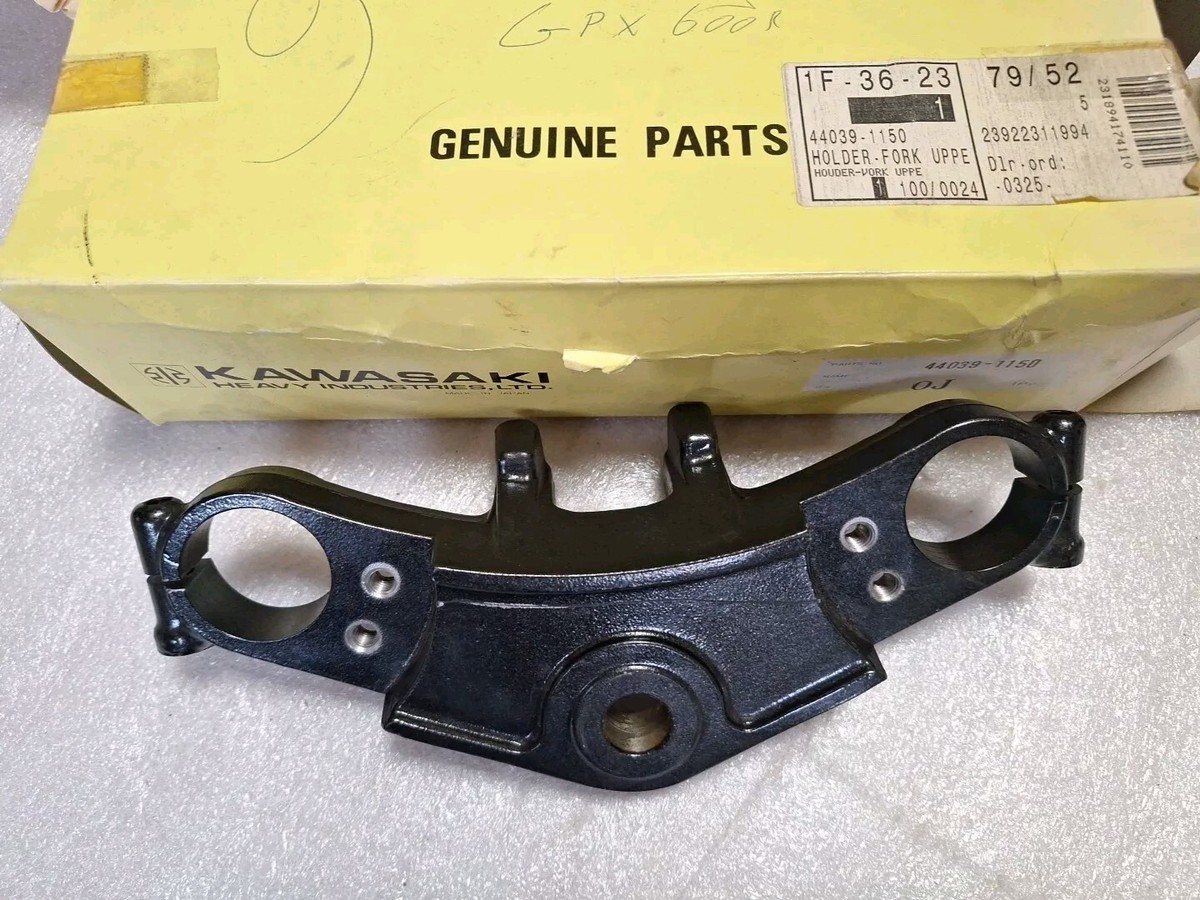 E1. Kawasaki GPX 600 R ZX600A Fork Bridge 44039-1150 | eBay